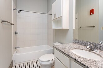 1BR, 1BA - 726SF - Josephine Lofts