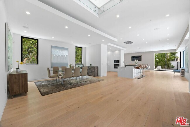 Foto del edificio - 839 N Spaulding Ave