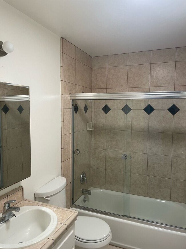 Foto del edificio - 2130 Main St