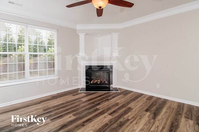 Foto del edificio - 749 Spinning Wheel Point