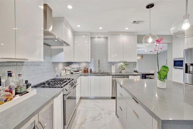 Foto del edificio - 828 SW 15th St