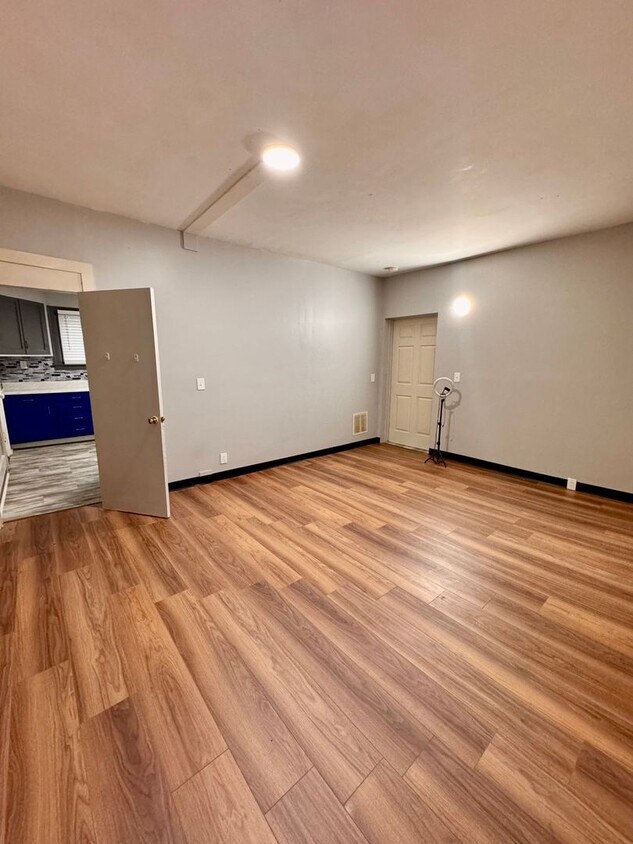 Primary Photo - 125 Cedarwood Terrace