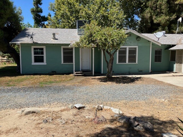 Primary Photo - 8800 S Leonard Ave