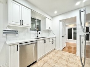 Building Photo - 14 Harbour Heights Ln