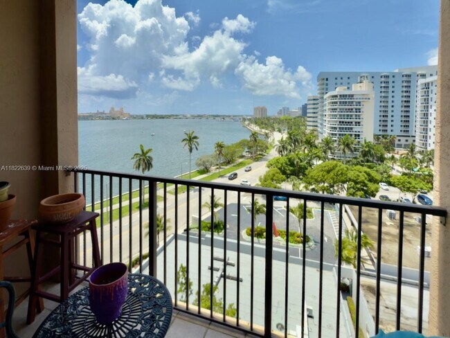 Building Photo - 1801 N Flagler Dr