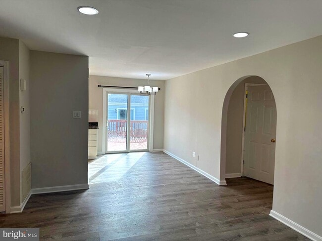 Building Photo - 7517 Fisher Dr