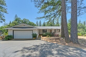 Building Photo - 6544 Whitetail Ct