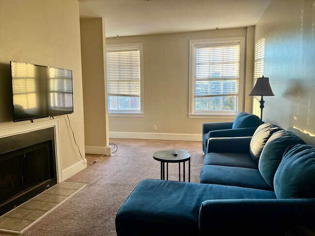 sala de estar - 105 W Oglethorpe Ave