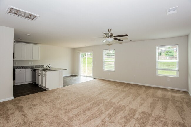 Building Photo - 467 BELCARO DR