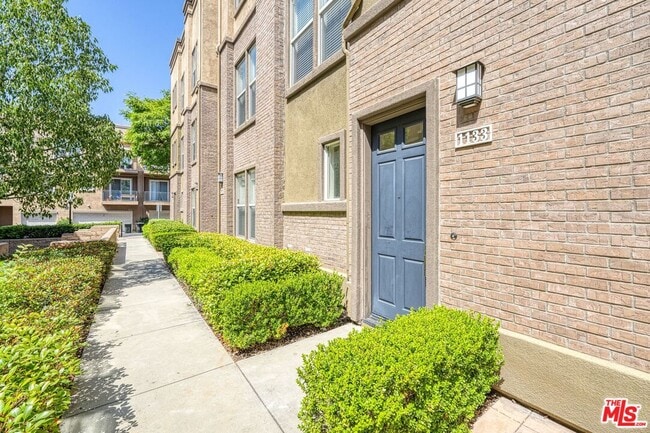Building Photo - 1133 Jewett Dr