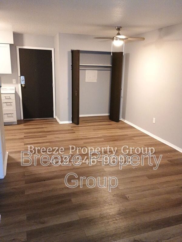 Foto del edificio - 4912 Douglas Rd