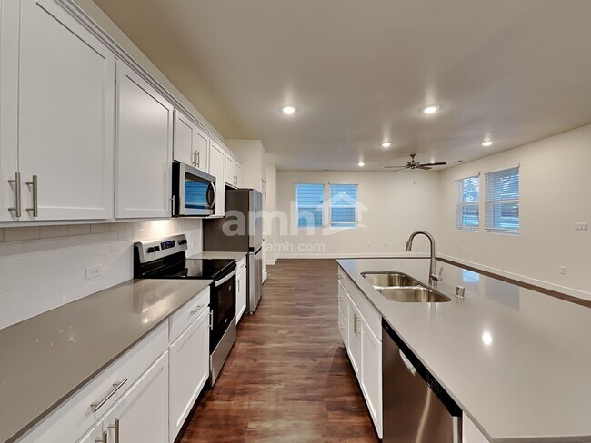 Foto del edificio - 4718 87th Ave NE