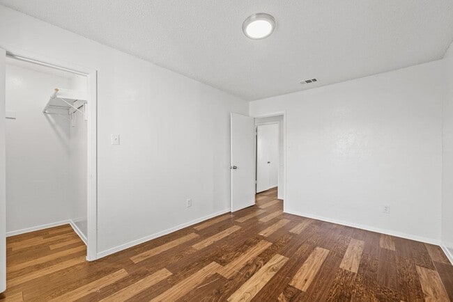 2 habitaciones limpias y ordenadas - 6913 Wentworth Dr