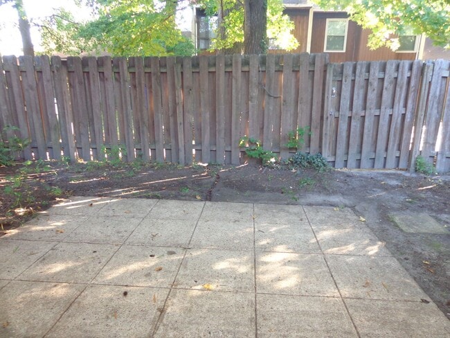 Building Photo - SAINT ANDREWS PLACE