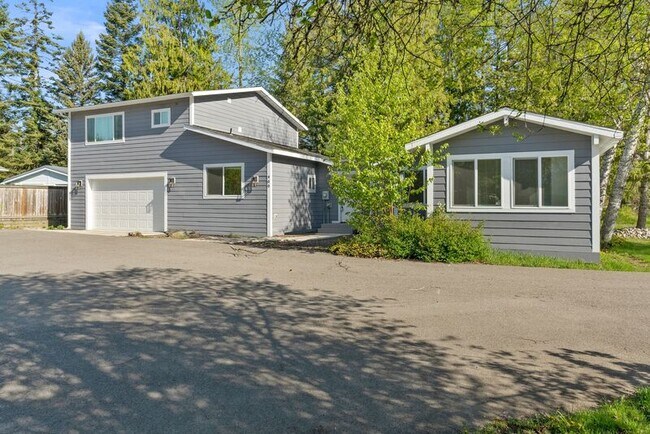Building Photo - 900 Westwood Dr