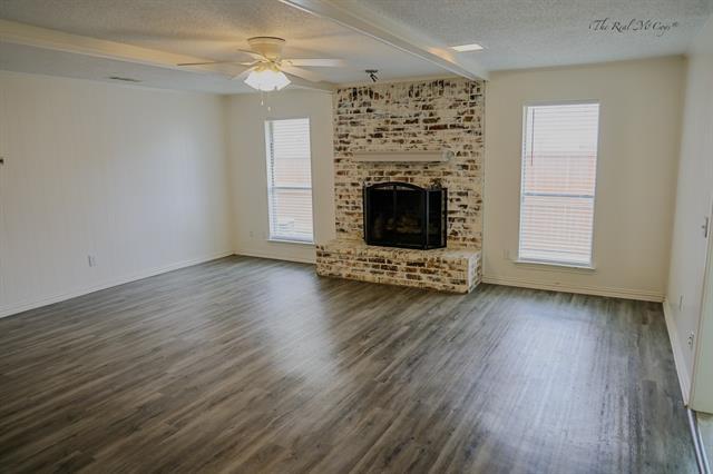 Foto del edificio - 2120 Teakwood Ln