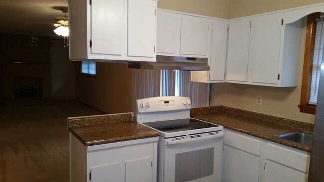 Foto del edificio - 106 Montgomery Dr