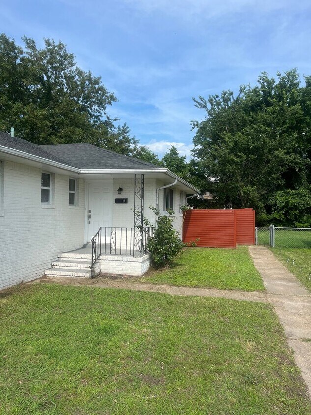 Charming 2BR Duplex in Norfolk (Very Larg... - Charming 2BR Duplex in Norfolk  (Very Larg...
