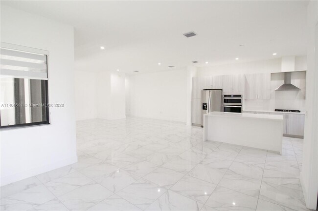 Building Photo - 4335 NW 81st Ave