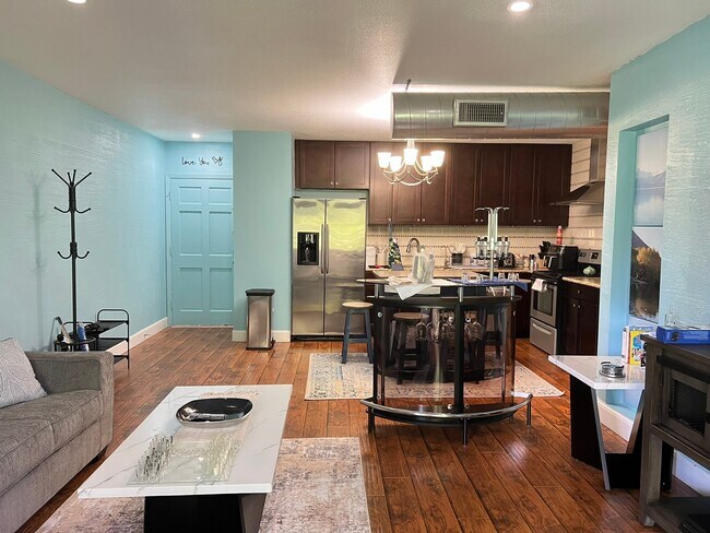 Foto del edificio - 2230 S Piney Point Rd