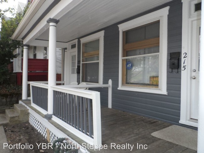 Foto del edificio - 215-217 E Maynard Ave