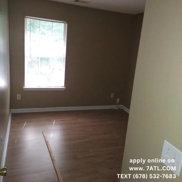 Building Photo - 7626 Creekside Ln