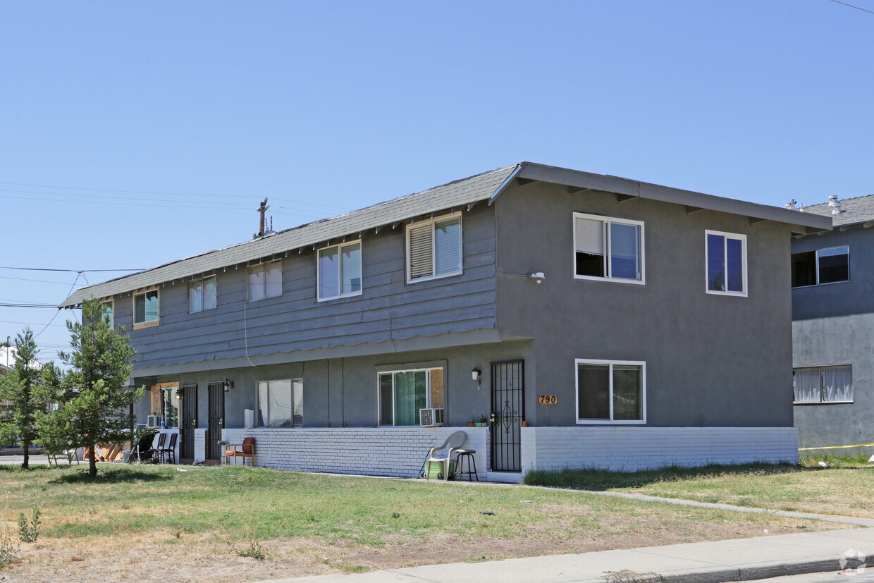 Building Photo - 778-858 Broadway