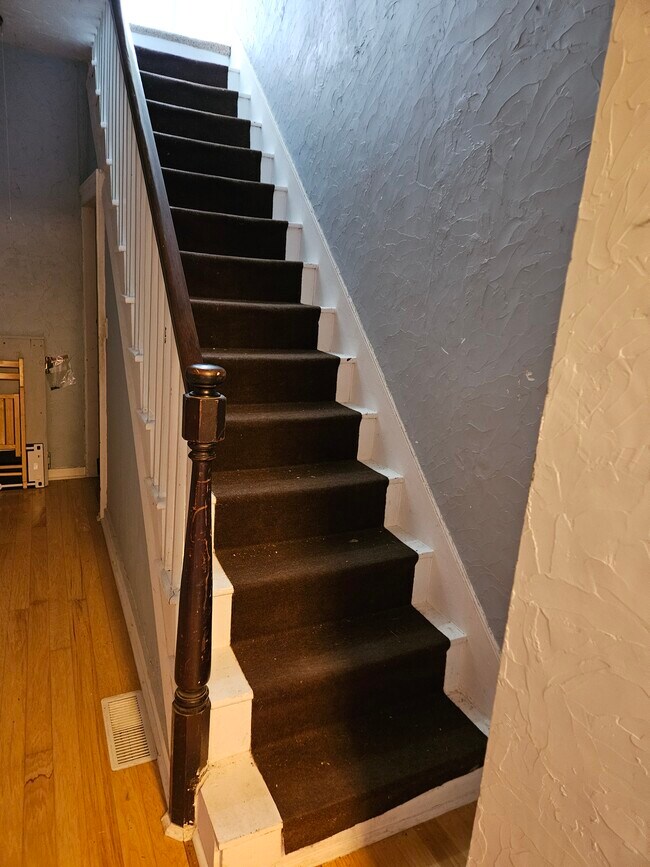 Staircase - 302 S Janesville St
