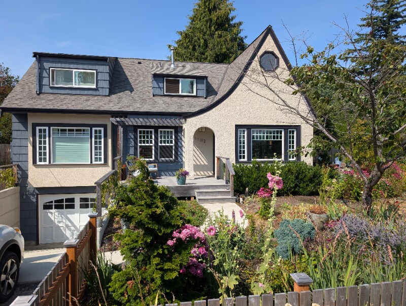Foto principal - 1102 E Maplewood Ave