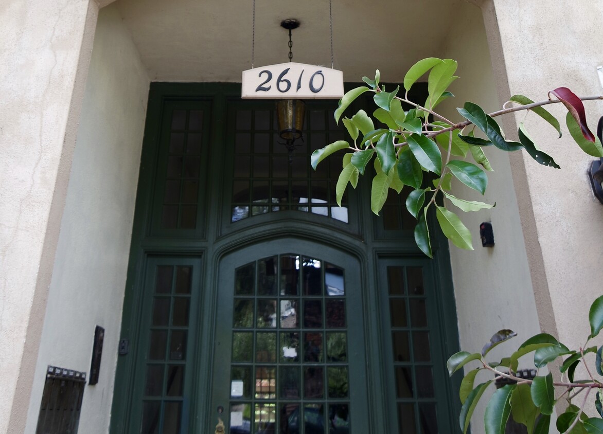 Primary Photo - 2610 Etna St