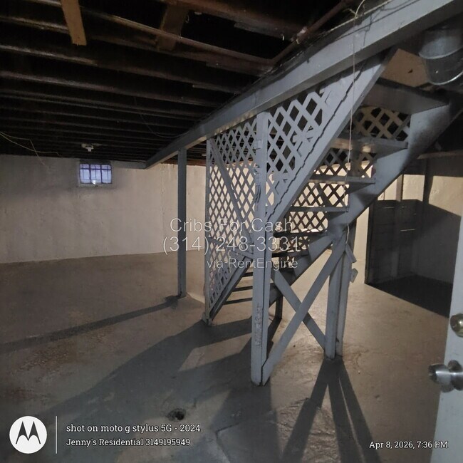 Foto del edificio - 6404 Myron Ave