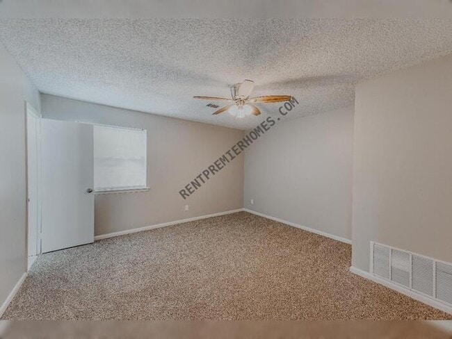 Foto del edificio - 200 Timberline Dr