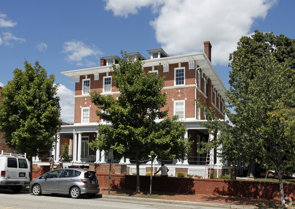 1400 Grove Ave, Richmond, VA 23220 Apartments in Richmond, VA