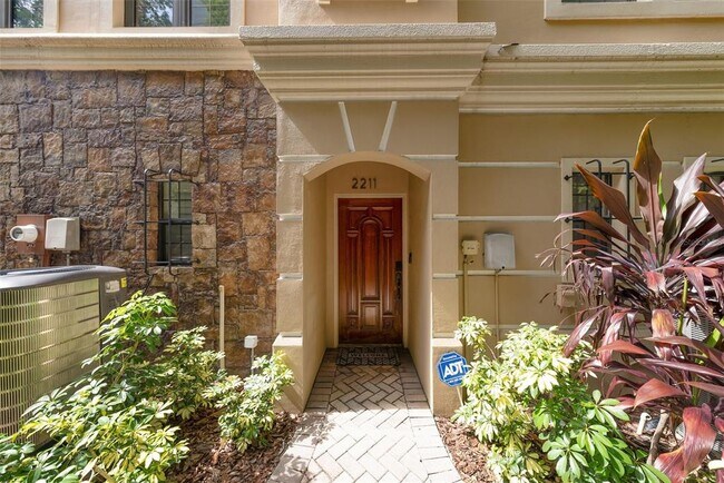 Foto del edificio - 2211 Soho Bay Ct