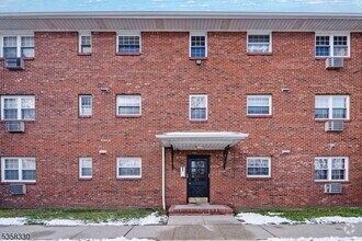 Building Photo - 355 Broad St