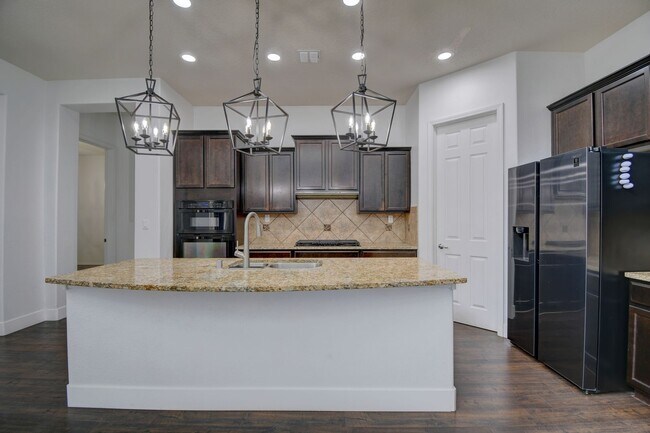Foto del edificio - Beautiful Loma Colorado Home.