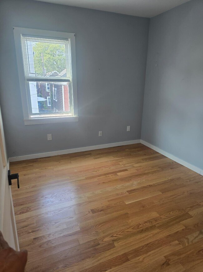 Building Photo - 22-24 Shelby St. Unit 2