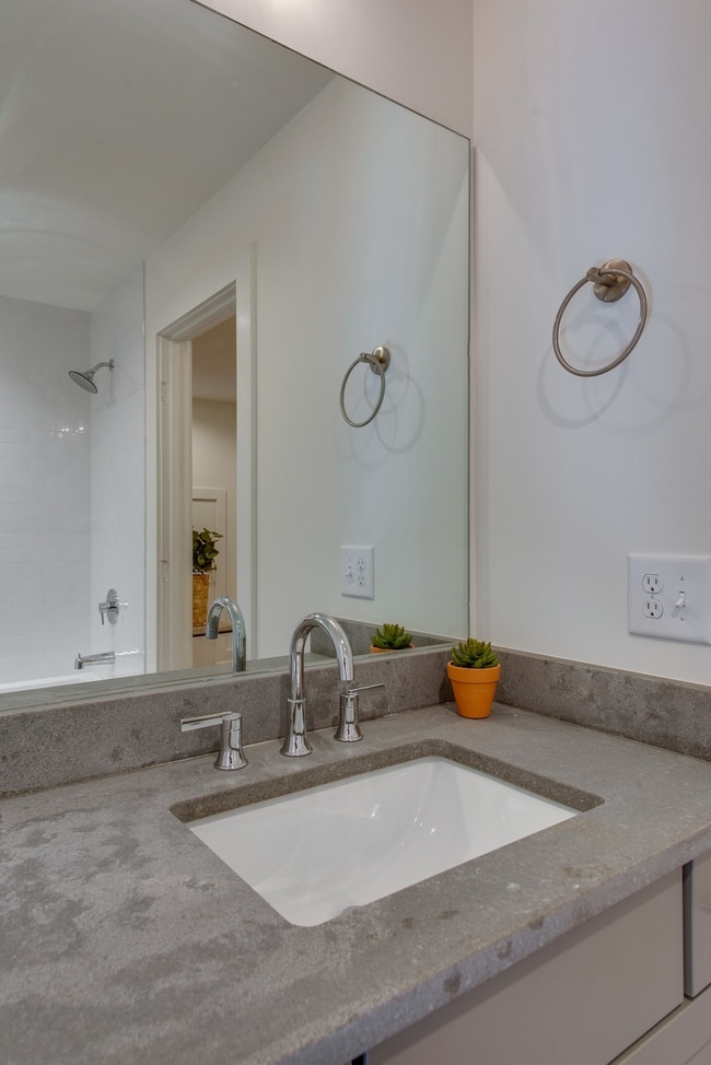 1st floor full bathroom - 110 Oceola Ave