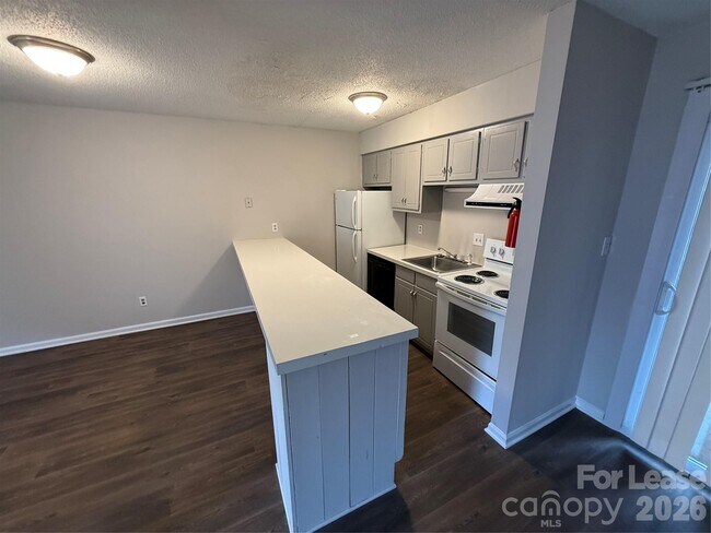 Foto del edificio - 381 20th Ave NE