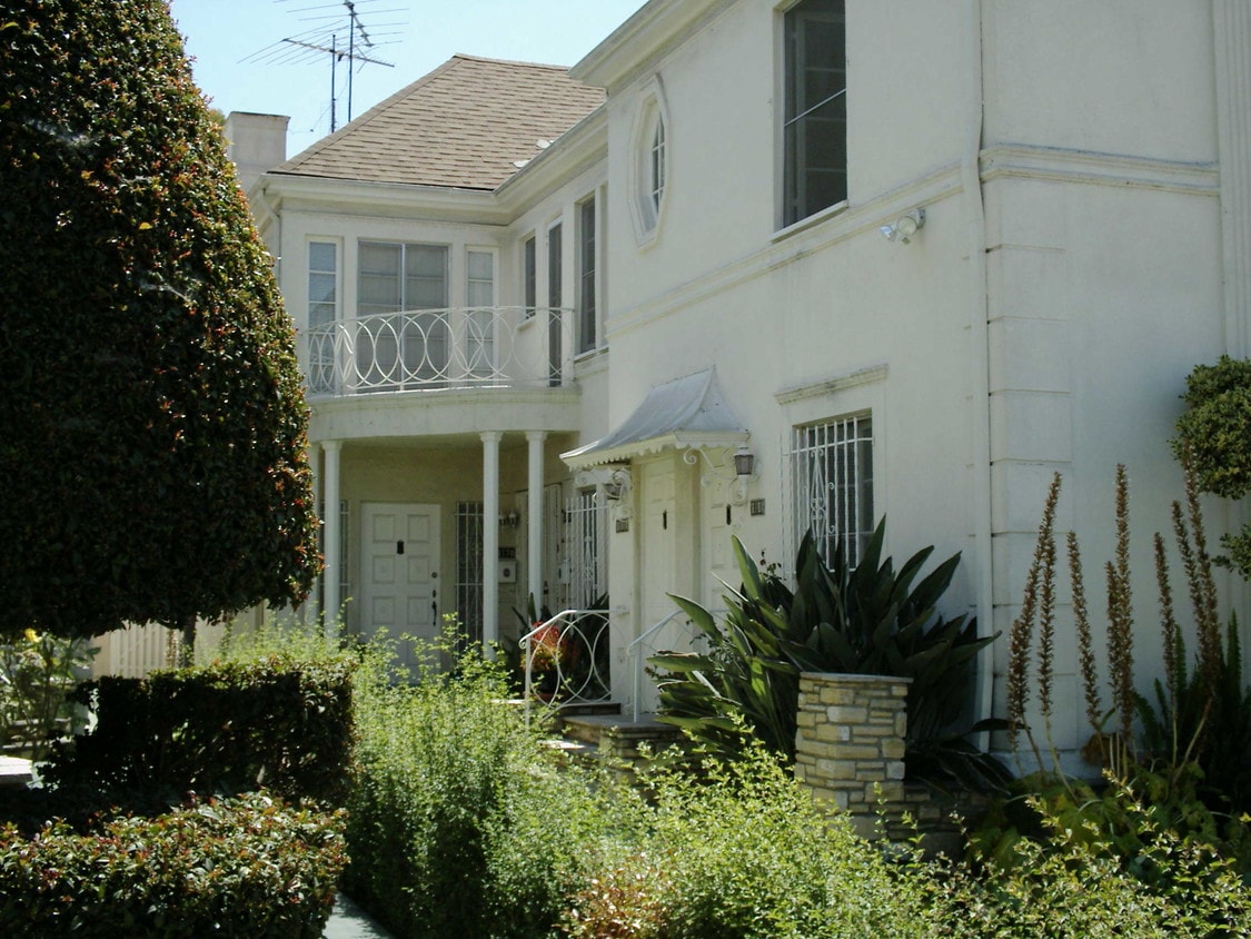 Primary Photo - 6176 W Olympic Blvd