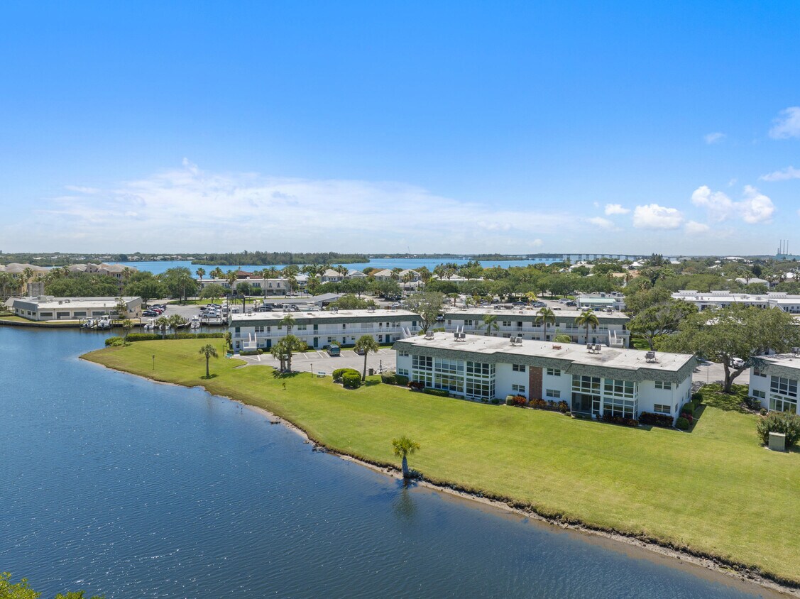 2800 Indian River Blvd Unit C9, Vero Beach, FL 32960 Condo for Rent