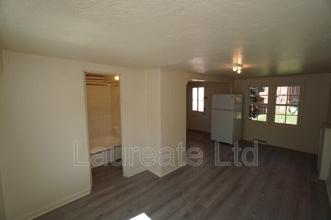 Foto del edificio - 834 Clarkson St