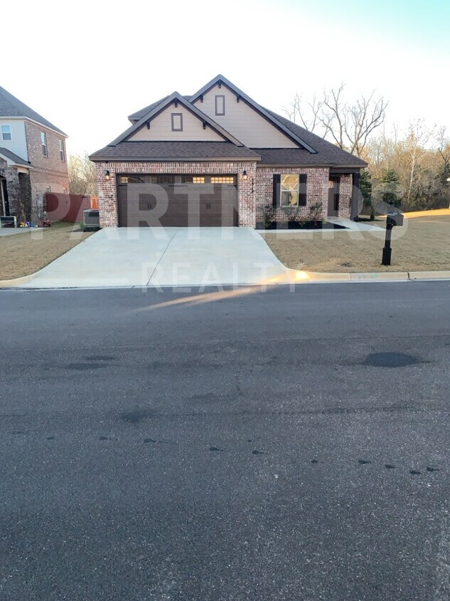 Foto principal - 5812 Blevins Cir