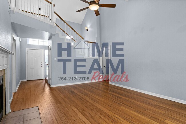 Foto del edificio - 714 Silver Creek Dr