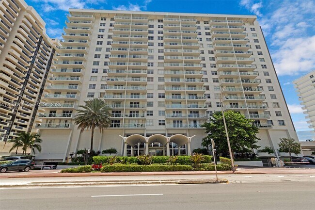 Building Photo - 5701 Collins Ave