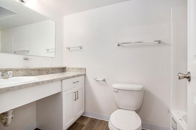 Building Photo - Glenn Valley Apartments