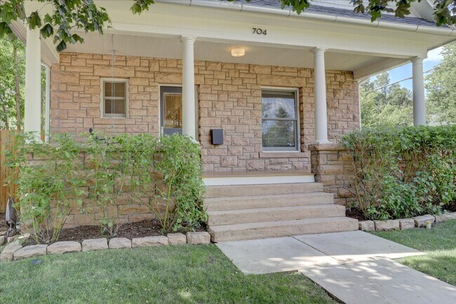 Building Photo - Furnished/Views on Mapleton Hill