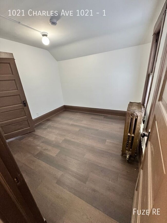 Foto del edificio - 1021 Charles Ave