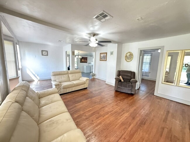 Building Photo - 1820 Overholser Dr