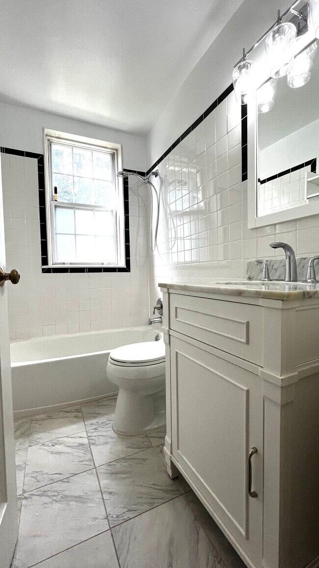 Building Photo - 24 S Old Glebe Rd